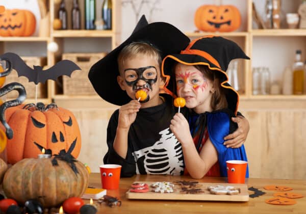 The Halloween Candy Strategy That this Dietitian Mom Swears by
