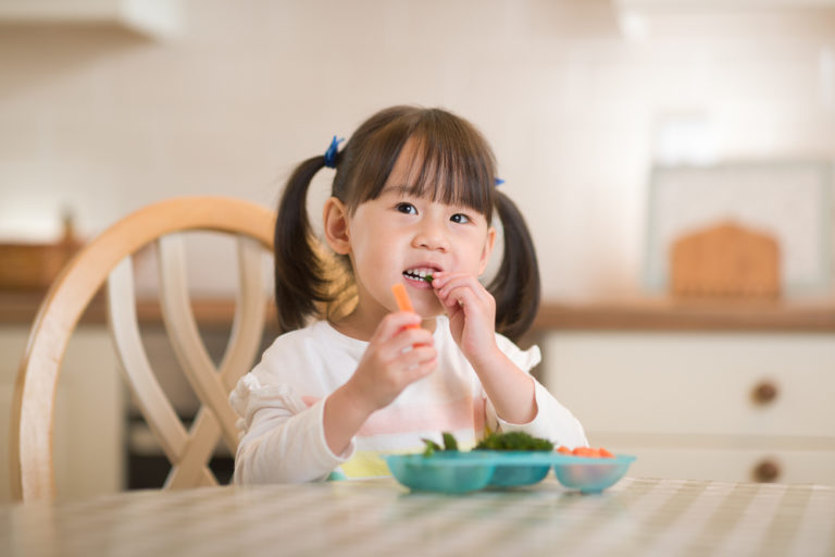 4 Steps to Get Your Wiggly Child to Sit Still at Meals