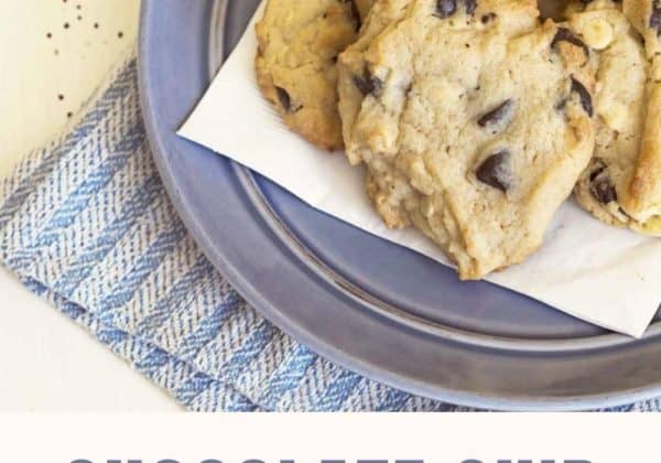 Easy Soft and Chewy Chocolate Chip Cookies
