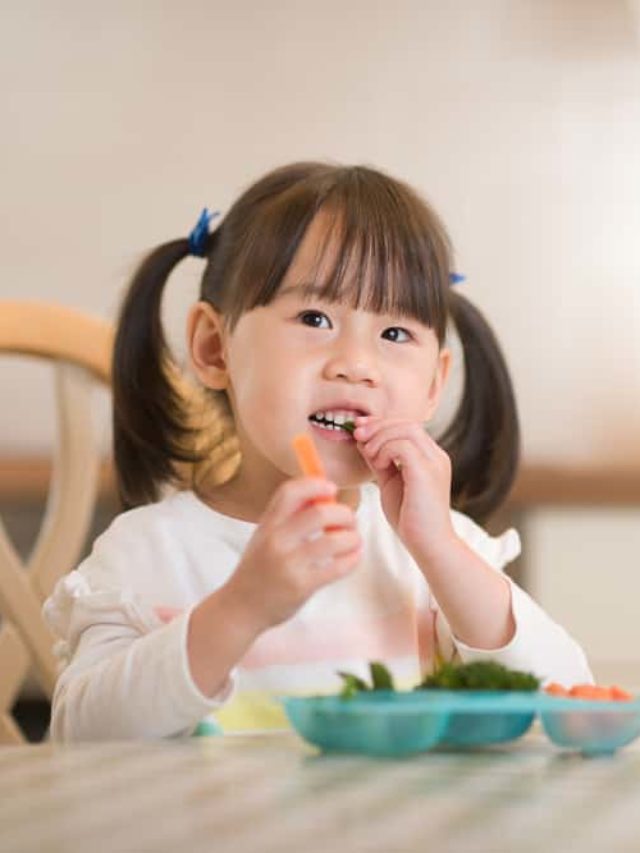 4 Tips to Help your Kid Sit Still at Meals