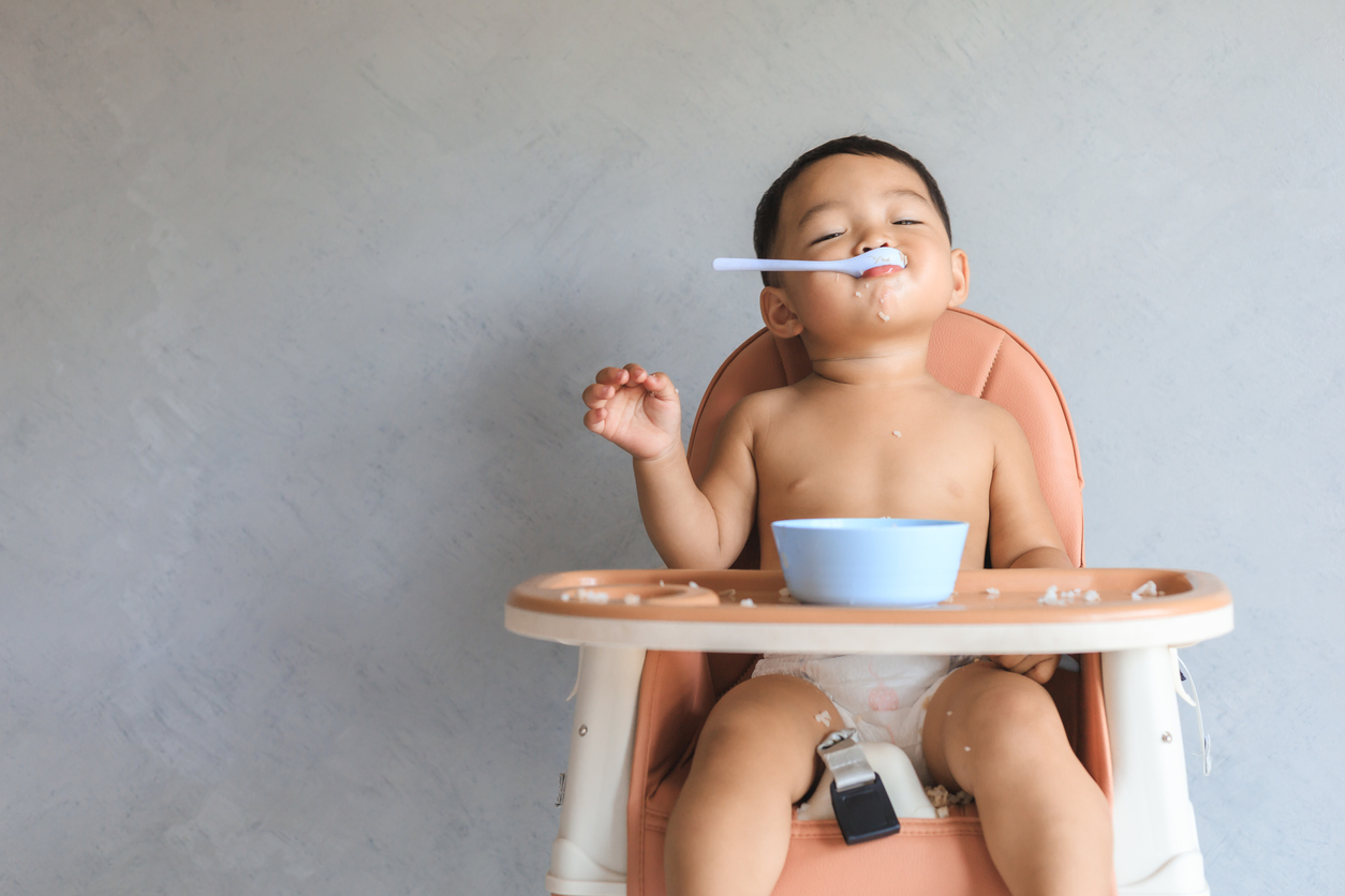 Starting Solids: Baby-Led Weaning Versus Purees