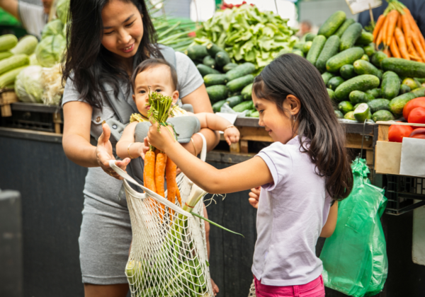 10 Important Tips For When You’re Grocery Shopping for Kids, From a Dietitian