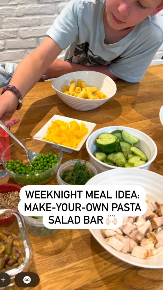 [AD] As a busy mom I can tell you right now that if there’s a short-cut that I can take in order to get a nourishing meal on the table between school pick up and running to sports and activities, I’ll take it. That’s why family-style meals like this make-your-own pasta salad bar are GOLD.
 
All you do is cook up your kids favourite pasta, and then lay out a variety of ingredients for your kids to build their own creation. The best part about this though is that the sauce was already made for me. @verilykitchen sauces were created by my friend and dietitian colleague @karlenekarst and are delicious, nourishing and make my life SO much easier by taking the most ownerous step out of the cooking process. You can find @verilykitchen sauces at select grocery stores like @mycnf and @spuddelivers . I promise—you’re going to love them! 😘